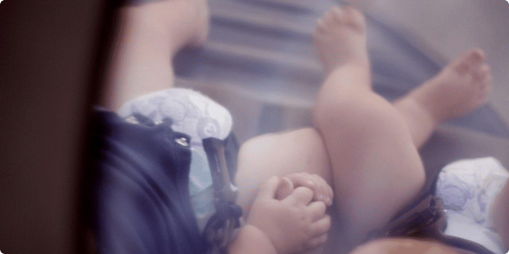 Quelle poussette choisir pour des jumeaux : le guide complet